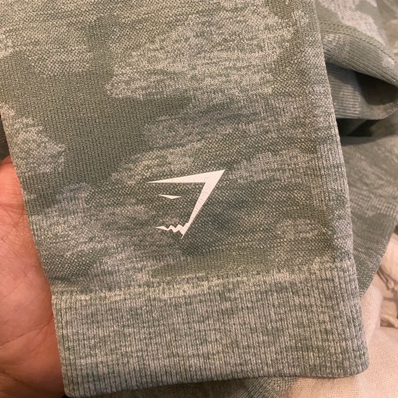 Gymshark Green Camo Seamless Leggings size small - Picture 3 of 3
